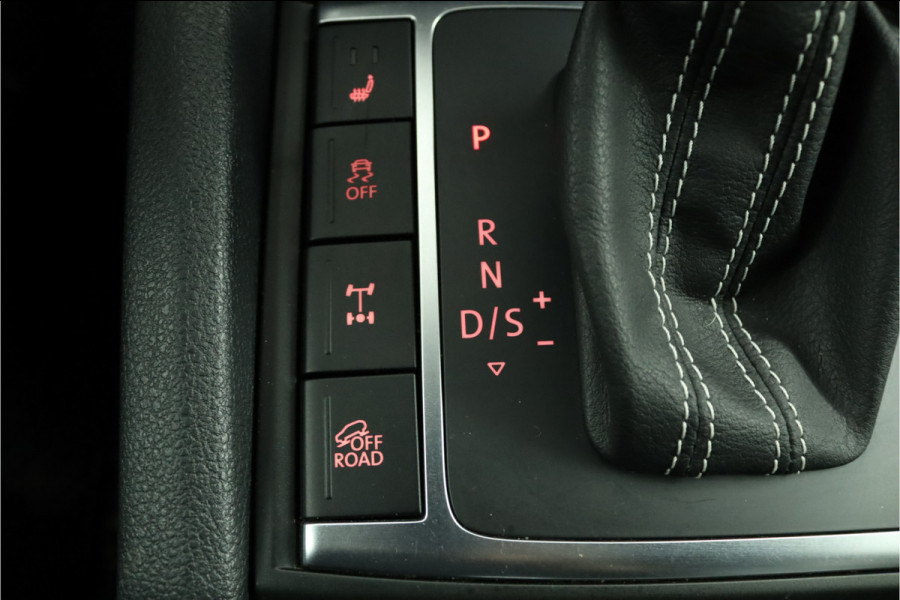 Volkswagen Amarok 3.0 TDI 4Motion DC Aventura Dubbele Cabine - Lichtmetalen Velgen 20'' - Cruise Control - Lederen Bekleding - Navigatie - Stoelverwarming - Bovag Garantie Volkswagen Amarok 3.0 TDI 4Motion DC Aventura Dubbele Cabine - Lichtmetalen Velgen 20'' - Cruise Control - Lederen Bekleding - Navigatie - Stoelverwarming - Bovag Garantie