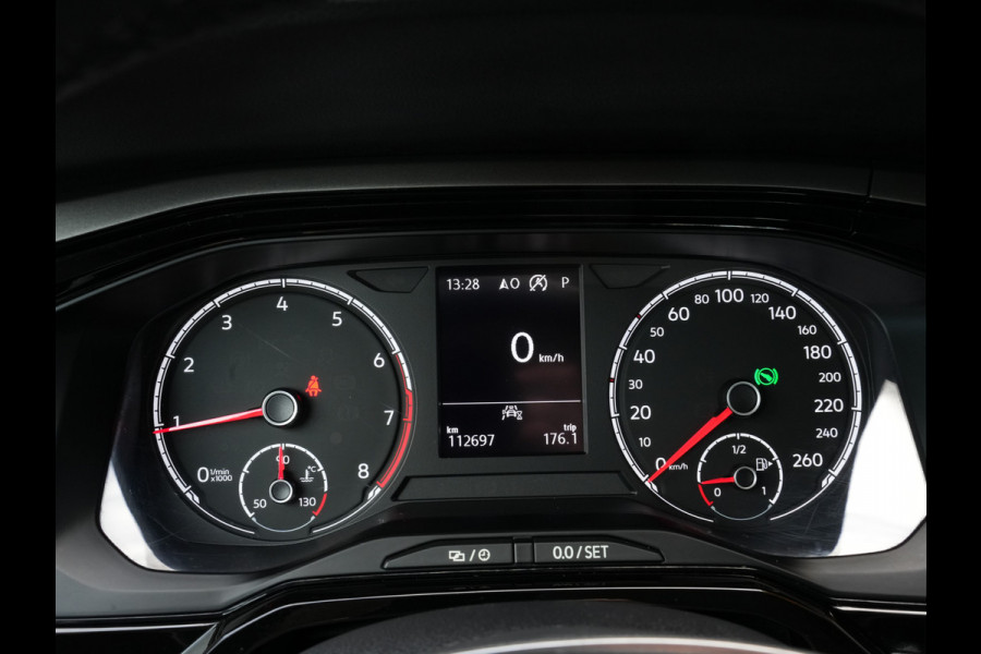 Volkswagen Polo 1.0 TSI Automaat Comfortline | Navigatie | DAB | Adaptive Cruise | Android/Apple Carplay Volkswagen Polo 1.0 TSI Automaat Comfortline | Navigatie | DAB | Adaptive Cruise | Android/Apple Carplay
