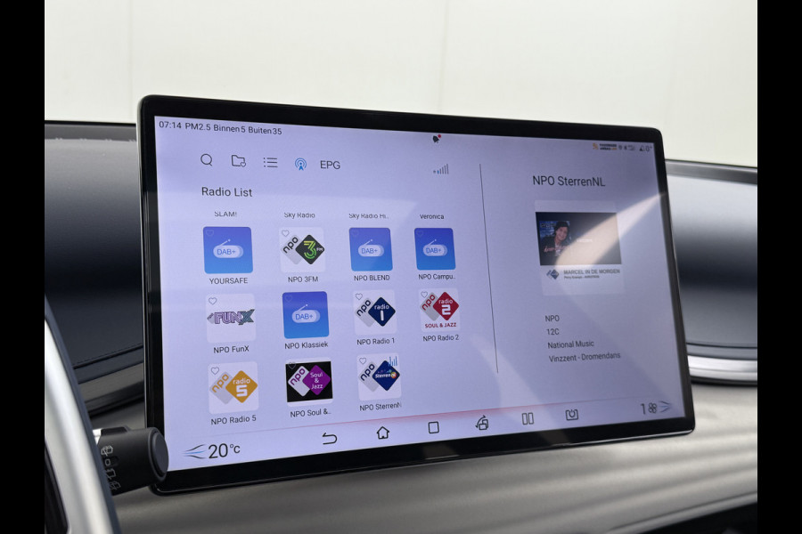 BYD ATTO 3 60kWh Design SOH 99% Pano-dak Leer+Elektr.Verst. Warmtepomp Adaptieve Cruise 360°Camera Apple Carplay Android Auto Elektr.Achter Verkeersbord detectie WiFi DAB Led Rijstrooksensor Keyless Smartphone Entry Fabrieksgarantie tot 20-12-2030/150.000km Garantie op de LFP Accu tot 20-12-2030/200.000km €44.000,- Nieuw! BYD ATTO 3 60kWh Design SOH 99% Pano-dak Leer+Elektr.Verst. Warmtepomp Adaptieve Cruise 360°Camera Apple Carplay Android Auto Elektr.Achter Verkeersbord detectie WiFi DAB Led Rijstrooksensor Keyless Smartphone Entry Fabrieksgarantie tot 20-12-2030/150.000km Garantie op de LFP Accu tot 20-12-2030/200.000km €44.000,- Nieuw!