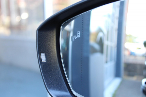 Volkswagen T-Cross 1.0 TSI Life ACC PDC Navi Carplay Nap