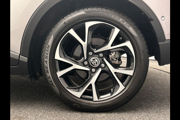 Toyota C-HR 2.0 Hybrid Bi-Tone Carplay Camera Climate-control Cruise Toyota C-HR 2.0 Hybrid Bi-Tone Carplay Camera Climate-control Cruise