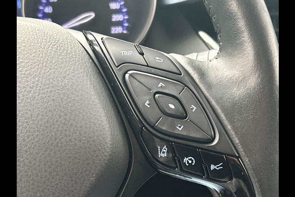 Toyota C-HR 2.0 Hybrid Bi-Tone Carplay Camera Climate-control Cruise Toyota C-HR 2.0 Hybrid Bi-Tone Carplay Camera Climate-control Cruise