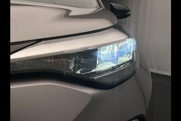 Toyota C-HR 2.0 Hybrid Bi-Tone Carplay Camera Climate-control Cruise Toyota C-HR 2.0 Hybrid Bi-Tone Carplay Camera Climate-control Cruise
