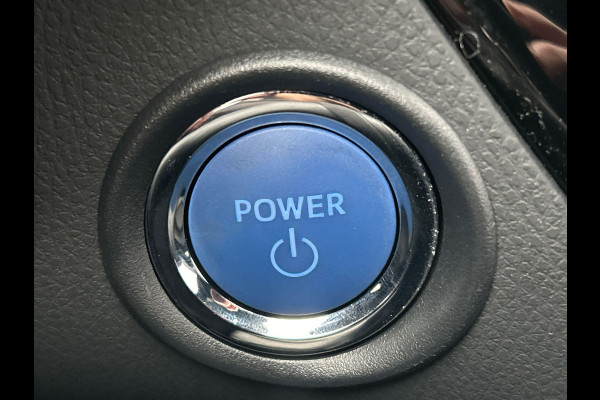 Toyota C-HR 2.0 Hybrid Bi-Tone Carplay Camera Climate-control Cruise Toyota C-HR 2.0 Hybrid Bi-Tone Carplay Camera Climate-control Cruise