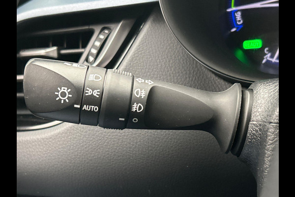 Toyota C-HR 2.0 Hybrid Bi-Tone Carplay Camera Climate-control Cruise Toyota C-HR 2.0 Hybrid Bi-Tone Carplay Camera Climate-control Cruise