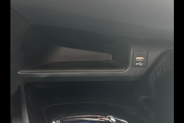 Toyota C-HR 2.0 Hybrid Bi-Tone Carplay Camera Climate-control Cruise Toyota C-HR 2.0 Hybrid Bi-Tone Carplay Camera Climate-control Cruise