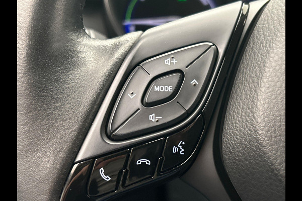 Toyota C-HR 2.0 Hybrid Bi-Tone Carplay Camera Climate-control Cruise Toyota C-HR 2.0 Hybrid Bi-Tone Carplay Camera Climate-control Cruise