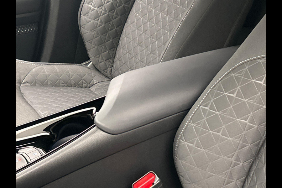 Toyota C-HR 2.0 Hybrid Bi-Tone Carplay Camera Climate-control Cruise Toyota C-HR 2.0 Hybrid Bi-Tone Carplay Camera Climate-control Cruise