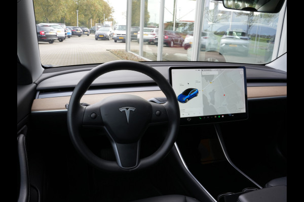 Tesla Model 3 Long Range AWD 75 kWh | Full Autopilot 3 | Navigatie | Climate Control Tesla Model 3 Long Range AWD 75 kWh | Full Autopilot 3 | Navigatie | Climate Control