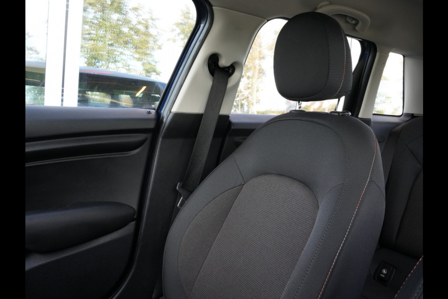 MINI Mini 1.5 Automaat Cooper Business | Navigatie | Climate Control | Regen+Licht Sensor MINI Mini 1.5 Automaat Cooper Business | Navigatie | Climate Control | Regen+Licht Sensor