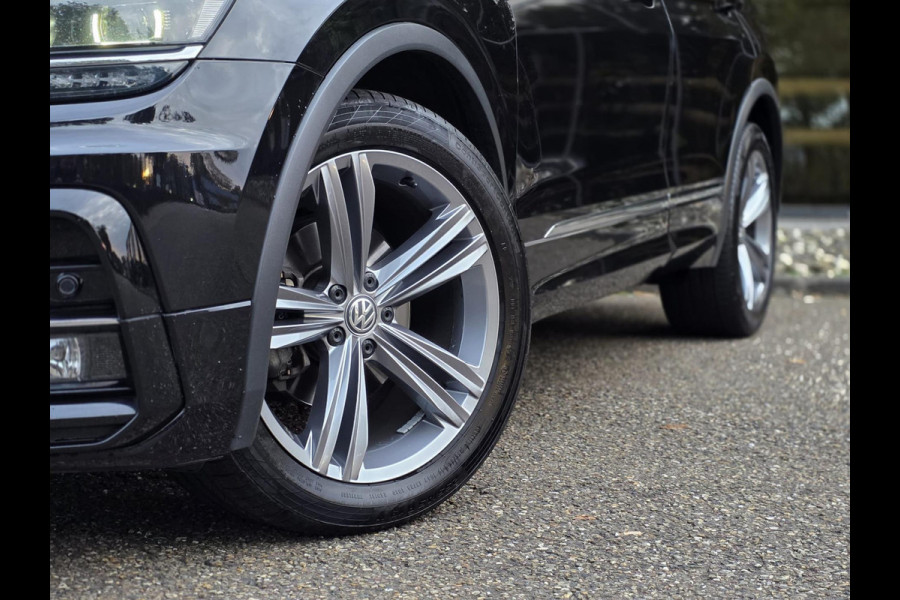 Volkswagen Tiguan 1.5 TSI ACT R-LINE|PANO|VIRT-COCKP.|ACC Volkswagen Tiguan 1.5 TSI ACT R-LINE|PANO|VIRT-COCKP.|ACC