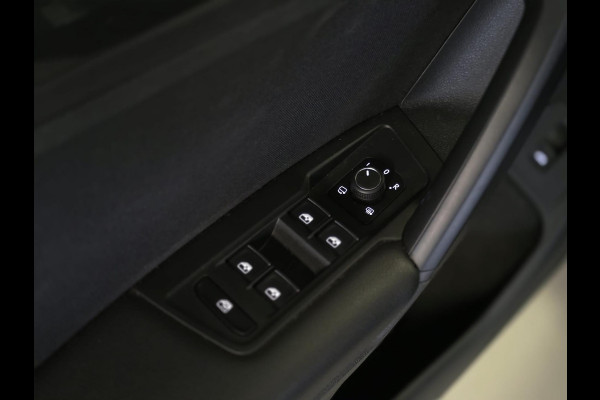 Volkswagen Tiguan 1.5 TSI ACT R-LINE|PANO|VIRT-COCKP.|ACC Volkswagen Tiguan 1.5 TSI ACT R-LINE|PANO|VIRT-COCKP.|ACC