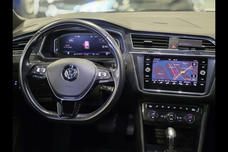 Volkswagen Tiguan 1.5 TSI ACT R-LINE|PANO|VIRT-COCKP.|ACC Volkswagen Tiguan 1.5 TSI ACT R-LINE|PANO|VIRT-COCKP.|ACC