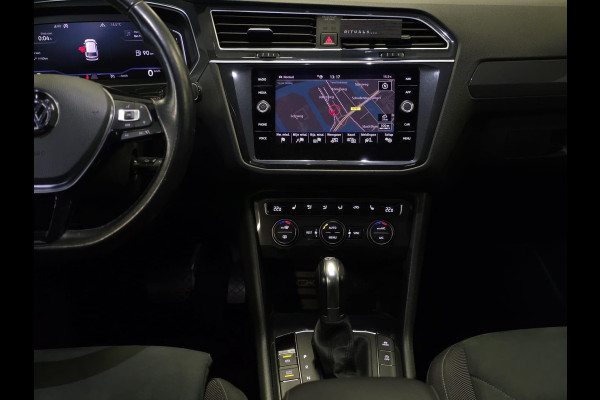 Volkswagen Tiguan 1.5 TSI ACT R-LINE|PANO|VIRT-COCKP.|ACC Volkswagen Tiguan 1.5 TSI ACT R-LINE|PANO|VIRT-COCKP.|ACC
