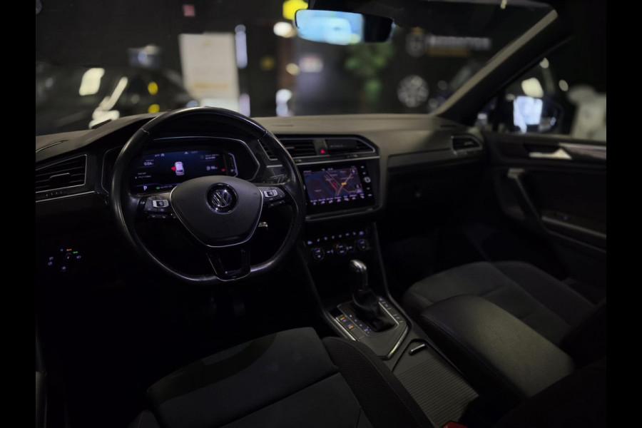 Volkswagen Tiguan 1.5 TSI ACT R-LINE|PANO|VIRT-COCKP.|ACC Volkswagen Tiguan 1.5 TSI ACT R-LINE|PANO|VIRT-COCKP.|ACC