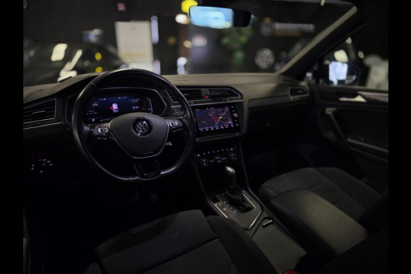 Volkswagen Tiguan 1.5 TSI ACT R-LINE|PANO|VIRT-COCKP.|ACC Volkswagen Tiguan 1.5 TSI ACT R-LINE|PANO|VIRT-COCKP.|ACC