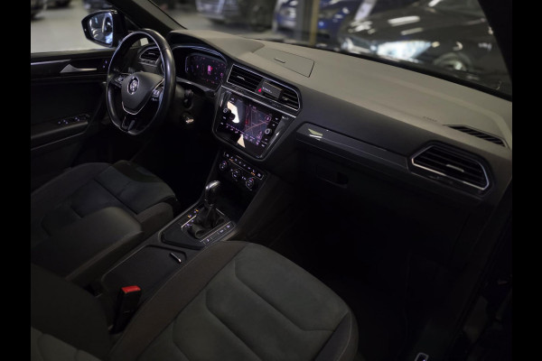 Volkswagen Tiguan 1.5 TSI ACT R-LINE|PANO|VIRT-COCKP.|ACC Volkswagen Tiguan 1.5 TSI ACT R-LINE|PANO|VIRT-COCKP.|ACC
