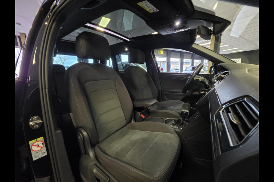 Volkswagen Tiguan 1.5 TSI ACT R-LINE|PANO|VIRT-COCKP.|ACC Volkswagen Tiguan 1.5 TSI ACT R-LINE|PANO|VIRT-COCKP.|ACC
