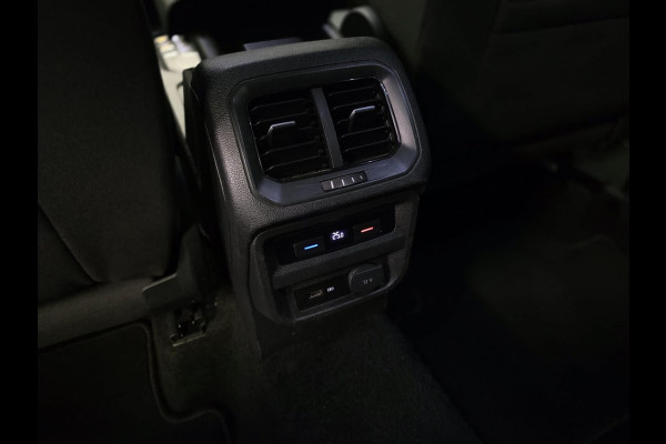 Volkswagen Tiguan 1.5 TSI ACT R-LINE|PANO|VIRT-COCKP.|ACC Volkswagen Tiguan 1.5 TSI ACT R-LINE|PANO|VIRT-COCKP.|ACC
