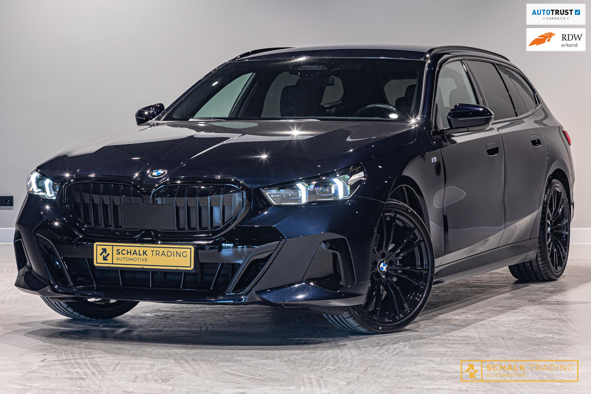 BMW 5 Serie Touring 520i|M-sport|E-trekhaak|HUD|H&K|Garantie BMW 5 Serie Touring 520i|M-sport|E-trekhaak|HUD|H&K|Garantie