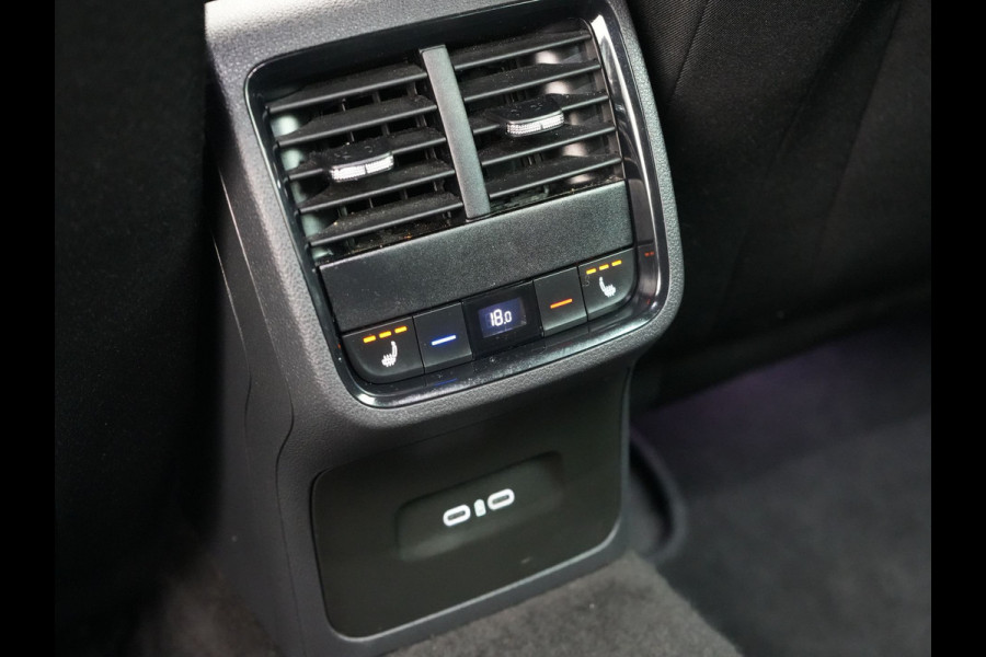 Škoda Octavia Combi 1.4 TSI RS iV Business Plug In Hybrid 245pk Dealer O.H PHEV | Adaptive Cruise | Camera | Sportstoelen Verwarmd | Apple Carplay | Navigatie | Crystal LED | Blis | Keyless | Stuur Verwarmd | Virtual | DAB |
