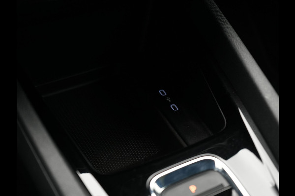 Škoda Octavia Combi 1.4 TSI RS iV Business Plug In Hybrid 245pk Dealer O.H PHEV | Adaptive Cruise | Camera | Sportstoelen Verwarmd | Apple Carplay | Navigatie | Crystal LED | Blis | Keyless | Stuur Verwarmd | Virtual | DAB |