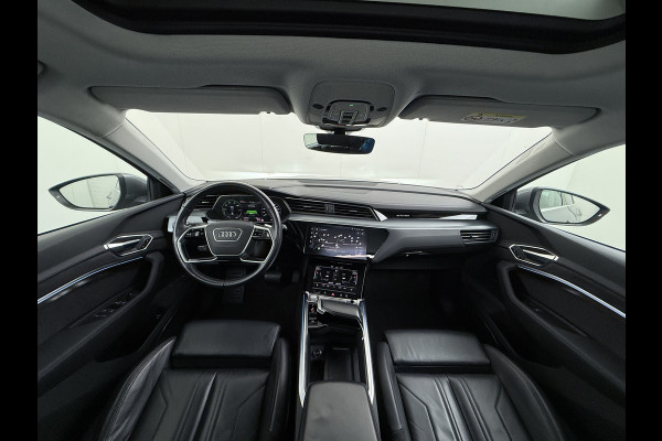 Audi e-tron 50 Quattro 313pk SOH 92% Leer Pano-dak Bang&Olufsen®-Hifi Memory Adaptieve Cruise Control Stoelverwarming DAB Elek.verst.Stoelen Led Elek.Achterklep Business Edition Plus 71kWh 1e Eigenaar Origineel Nederlandse Auto Nieuwprijs €75.963,-