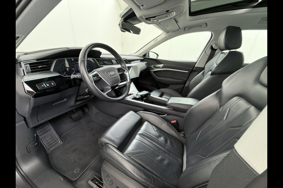Audi e-tron 50 Quattro 313pk SOH 92% Leer Pano-dak Bang&Olufsen®-Hifi Memory Adaptieve Cruise Control Stoelverwarming DAB Elek.verst.Stoelen Led Elek.Achterklep Business Edition Plus 71kWh 1e Eigenaar Origineel Nederlandse Auto Nieuwprijs €75.963,-
