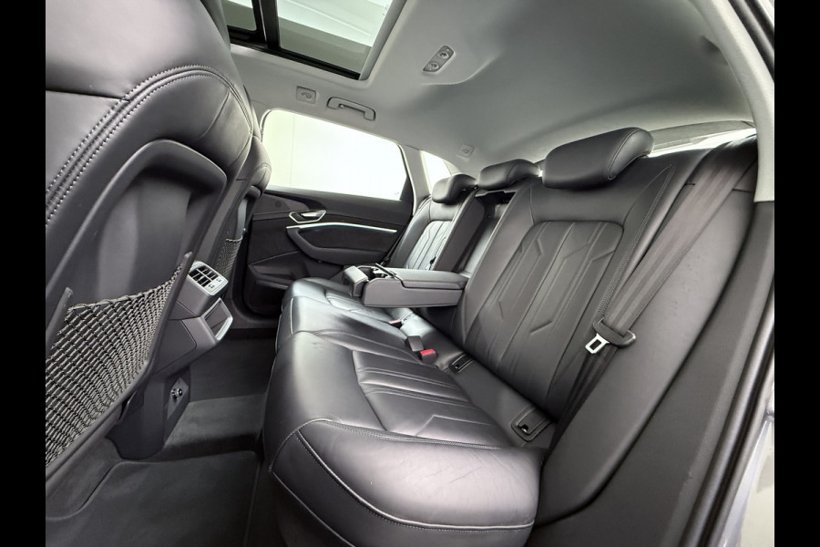Audi e-tron 50 Quattro 313pk SOH 92% Leer Pano-dak Bang&Olufsen®-Hifi Memory Adaptieve Cruise Control Stoelverwarming DAB Elek.verst.Stoelen Led Elek.Achterklep Business Edition Plus 71kWh 1e Eigenaar Origineel Nederlandse Auto Nieuwprijs €75.963,-