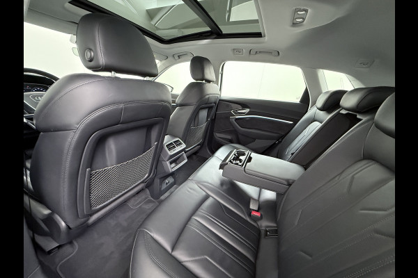 Audi e-tron 50 Quattro 313pk SOH 92% Leer Pano-dak Bang&Olufsen®-Hifi Memory Adaptieve Cruise Control Stoelverwarming DAB Elek.verst.Stoelen Led Elek.Achterklep Business Edition Plus 71kWh 1e Eigenaar Origineel Nederlandse Auto Nieuwprijs €75.963,-
