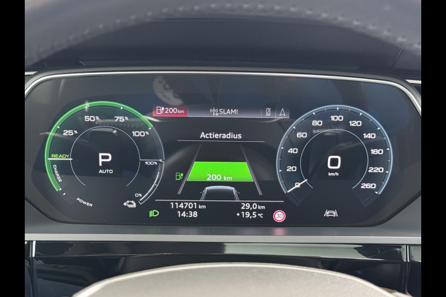 Audi e-tron 50 Quattro 313pk SOH 92% Leer Pano-dak Bang&Olufsen®-Hifi Memory Adaptieve Cruise Control Stoelverwarming DAB Elek.verst.Stoelen Led Elek.Achterklep Business Edition Plus 71kWh 1e Eigenaar Origineel Nederlandse Auto Nieuwprijs €75.963,-