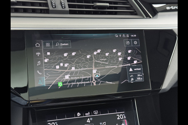 Audi e-tron 50 Quattro 313pk SOH 92% Leer Pano-dak Bang&Olufsen®-Hifi Memory Adaptieve Cruise Control Stoelverwarming DAB Elek.verst.Stoelen Led Elek.Achterklep Business Edition Plus 71kWh 1e Eigenaar Origineel Nederlandse Auto Nieuwprijs €75.963,-