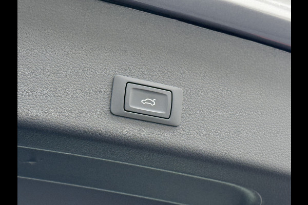 Audi e-tron 50 Quattro 313pk SOH 92% Leer Pano-dak Bang&Olufsen®-Hifi Memory Adaptieve Cruise Control Stoelverwarming DAB Elek.verst.Stoelen Led Elek.Achterklep Business Edition Plus 71kWh 1e Eigenaar Origineel Nederlandse Auto Nieuwprijs €75.963,-