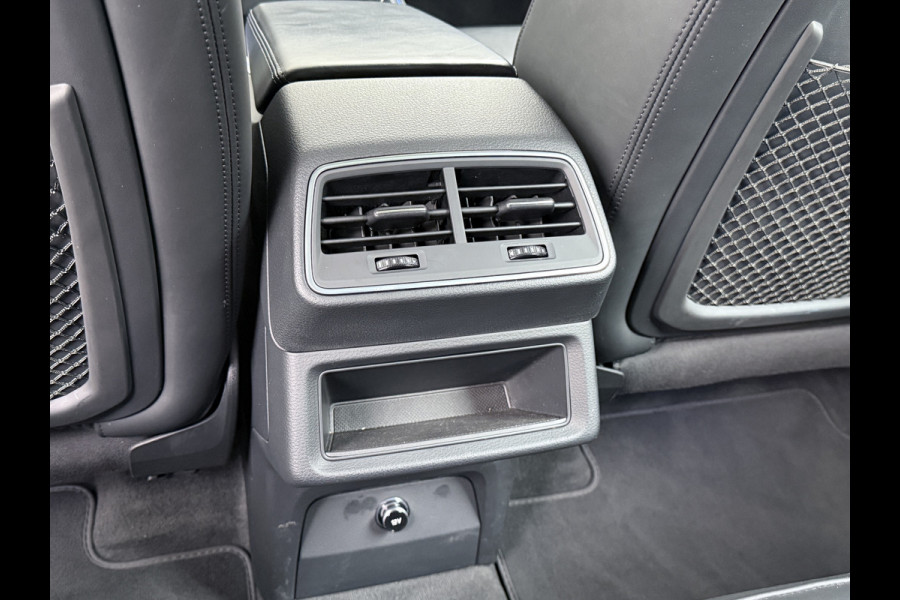 Audi e-tron 50 Quattro 313pk SOH 92% Leer Pano-dak Bang&Olufsen®-Hifi Memory Adaptieve Cruise Control Stoelverwarming DAB Elek.verst.Stoelen Led Elek.Achterklep Business Edition Plus 71kWh 1e Eigenaar Origineel Nederlandse Auto Nieuwprijs €75.963,-