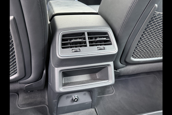 Audi e-tron 50 Quattro 313pk SOH 92% Leer Pano-dak Bang&Olufsen®-Hifi Memory Adaptieve Cruise Control Stoelverwarming DAB Elek.verst.Stoelen Led Elek.Achterklep Business Edition Plus 71kWh 1e Eigenaar Origineel Nederlandse Auto Nieuwprijs €75.963,-