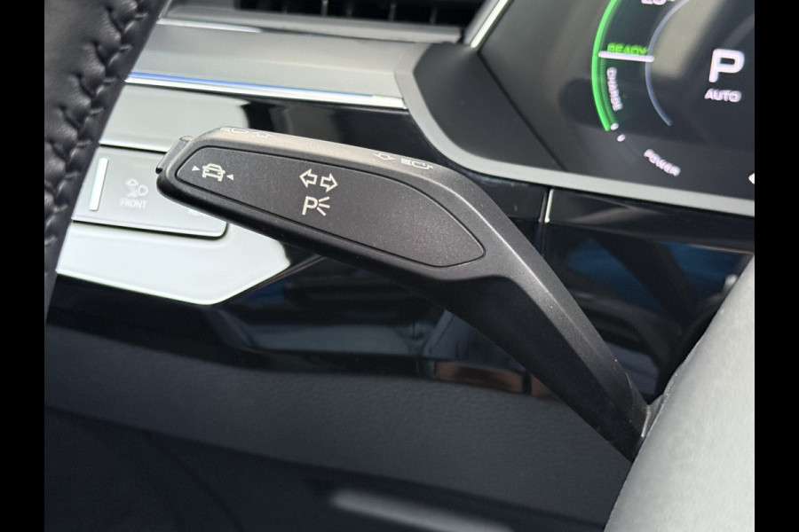 Audi e-tron 50 Quattro 313pk SOH 92% Leer Pano-dak Bang&Olufsen®-Hifi Memory Adaptieve Cruise Control Stoelverwarming DAB Elek.verst.Stoelen Led Elek.Achterklep Business Edition Plus 71kWh 1e Eigenaar Origineel Nederlandse Auto Nieuwprijs €75.963,-