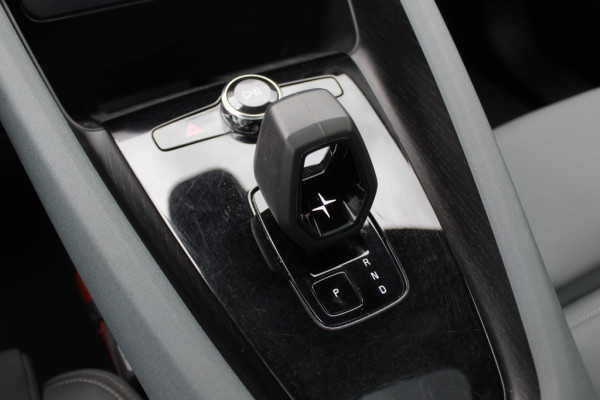 Polestar 2 Long Range Dual Motor Launch Edition 78kWh / Trekhaak / Panoramadak / 360Camera / ACC / Virtual Cockpit / Keyless / DAB / Stuurverwarming