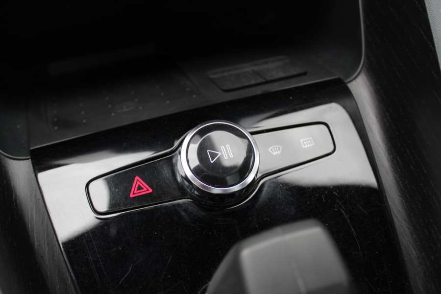 Polestar 2 Long Range Dual Motor Launch Edition 78kWh / Trekhaak / Panoramadak / 360Camera / ACC / Virtual Cockpit / Keyless / DAB / Stuurverwarming