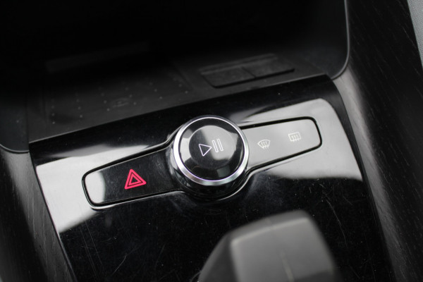 Polestar 2 Long Range Dual Motor Launch Edition 78kWh / Trekhaak / Panoramadak / 360Camera / ACC / Virtual Cockpit / Keyless / DAB / Stuurverwarming