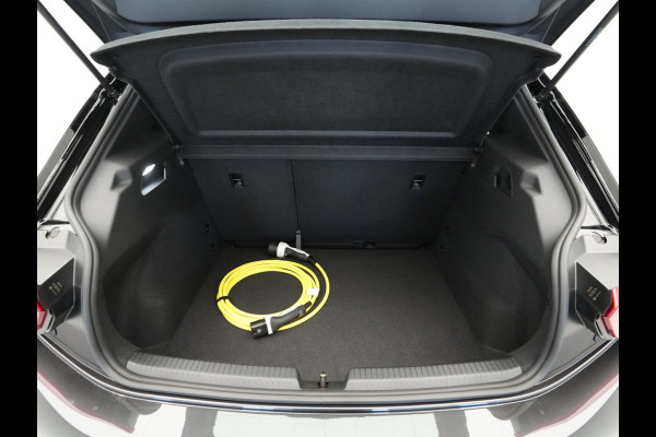Volkswagen ID.3 Pure 150 pk Navigatie Camera Stoelverwarming Acc 333 Volkswagen ID.3 Pure 150 pk Navigatie Camera Stoelverwarming Acc 333