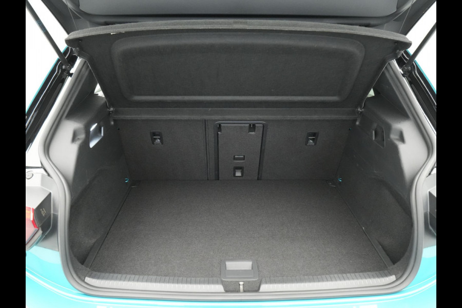 Volkswagen ID.3 First Max 58 kWh 204pk Panorama Navigatie Camera Acc Stoelverwarming 301 Volkswagen ID.3 First Max 58 kWh 204pk Panorama Navigatie Camera Acc Stoelverwarming 301