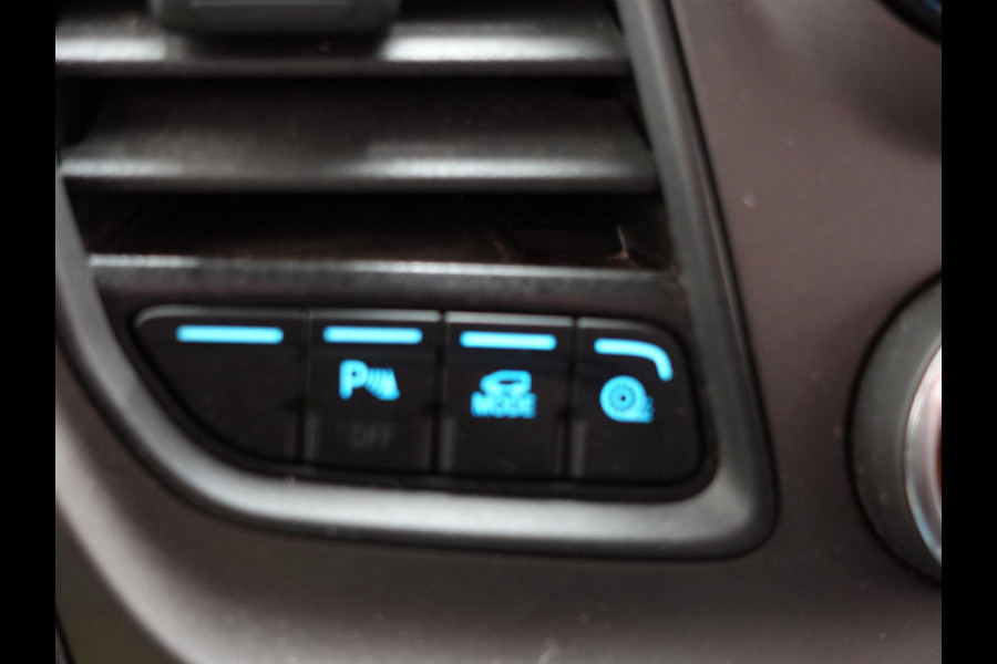 Ford Transit Custom L2H1 Automaat Dubbele cabine Trend Navi Trekhaak Cruise Control Parkeersensoren Airco Bluetooth Euro6