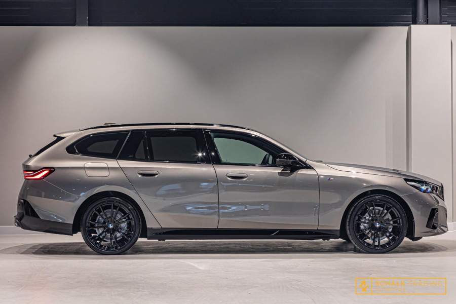 BMW 5 Serie Touring 520i|M-sport|Fiscal €68.000|HUD|H&K|Pano
