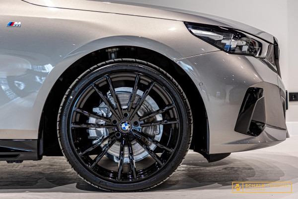 BMW 5 Serie Touring 520i|M-sport|Fiscal €68.000|HUD|H&K|Pano