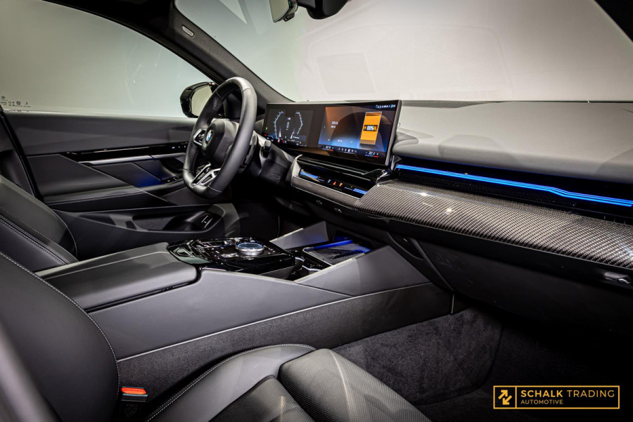 BMW 5 Serie Touring 520i|M-sport|Fiscal €68.000|HUD|H&K|Pano