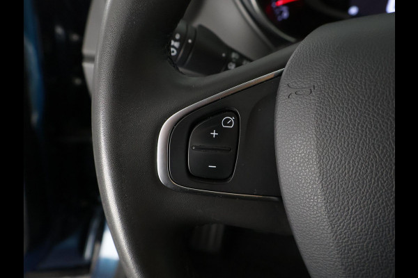 Renault Captur TCE LIMITED NAVI TREKHAAK GARANTIE TOT 6-2028* PARKEERSENSOREN ACHTER . BI-COLOR. Renault Captur TCE LIMITED NAVI TREKHAAK GARANTIE TOT 6-2028* PARKEERSENSOREN ACHTER . BI-COLOR.