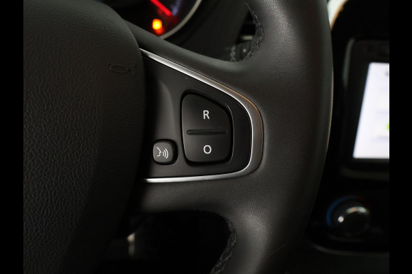 Renault Captur TCE LIMITED NAVI TREKHAAK GARANTIE TOT 6-2028* PARKEERSENSOREN ACHTER . BI-COLOR. Renault Captur TCE LIMITED NAVI TREKHAAK GARANTIE TOT 6-2028* PARKEERSENSOREN ACHTER . BI-COLOR.