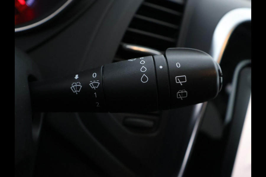 Renault Captur TCE LIMITED NAVI TREKHAAK GARANTIE TOT 6-2028* PARKEERSENSOREN ACHTER . BI-COLOR. Renault Captur TCE LIMITED NAVI TREKHAAK GARANTIE TOT 6-2028* PARKEERSENSOREN ACHTER . BI-COLOR.