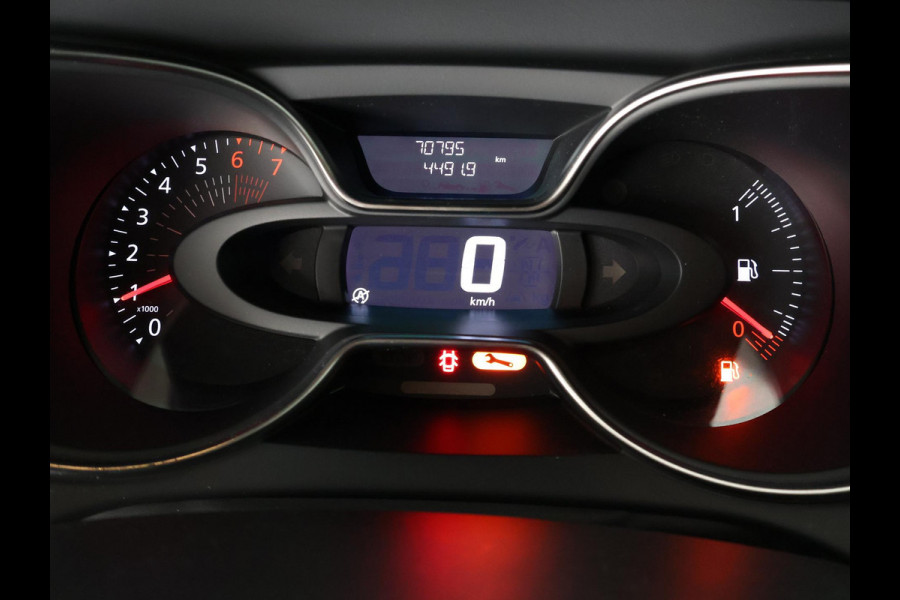 Renault Captur TCE LIMITED NAVI TREKHAAK GARANTIE TOT 6-2028* PARKEERSENSOREN ACHTER . BI-COLOR. Renault Captur TCE LIMITED NAVI TREKHAAK GARANTIE TOT 6-2028* PARKEERSENSOREN ACHTER . BI-COLOR.