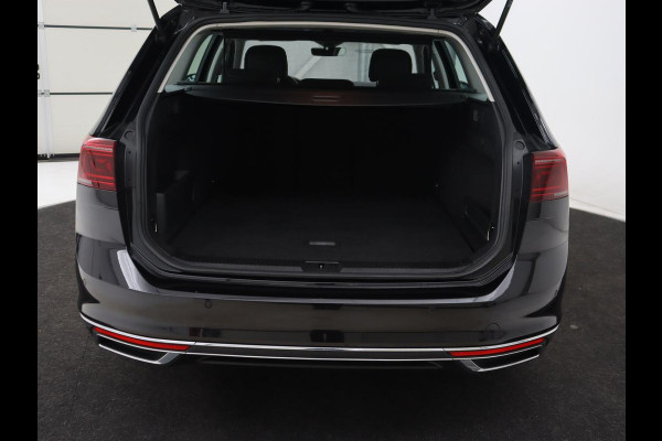 Volkswagen Passat 1.4 TSI PHEV GTE | Stoelverwarming | Massage | Virtual Cockpit | Park Assist | Carplay | Camera | Matrix LED | Adaptive cruise | Navigatie | Side Assist | Plug In Volkswagen Passat 1.4 TSI PHEV GTE | Stoelverwarming | Massage | Virtual Cockpit | Park Assist | Carplay | Camera | Matrix LED | Adaptive cruise | Navigatie | Side Assist | Plug In